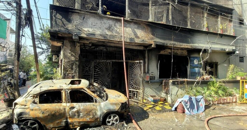 اندور میں ای وی چارجنگ دھماکہ، خوفناک آگ لگنے سے 8 افراد جاں بحق