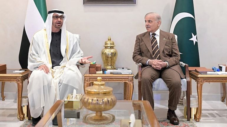 پاکستان کو یو اے ای کا 3.5 ارب ڈالر قرض واپس کرنے کی ہدایت